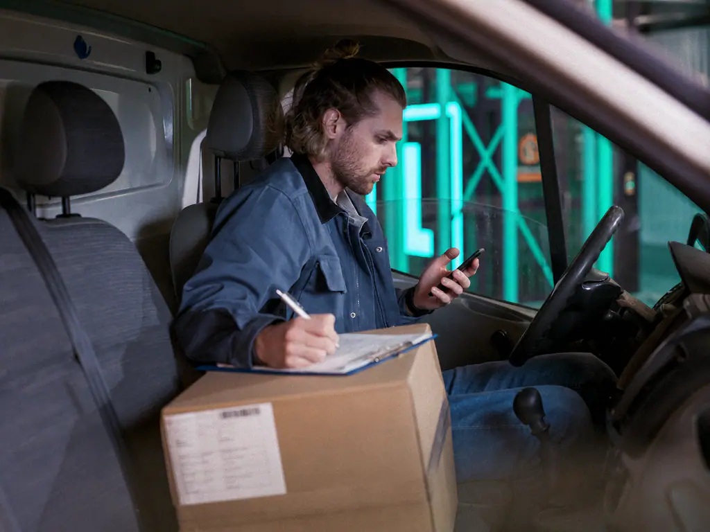 Opérations logistiques et industrielles pilotées avec l’aide de l’IA