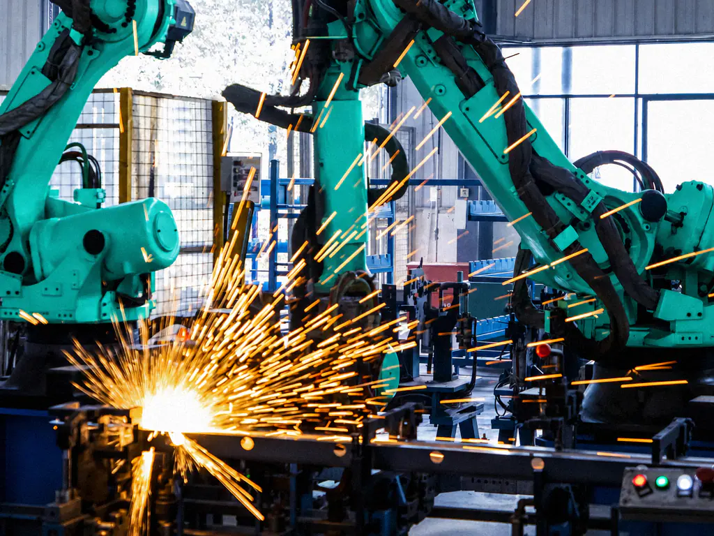 Atelier industriel dont les données de production alimentent l’IA